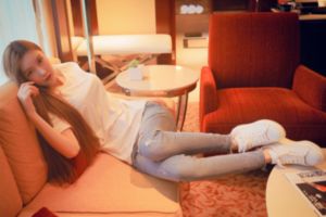 《苹果》浴室激情视频