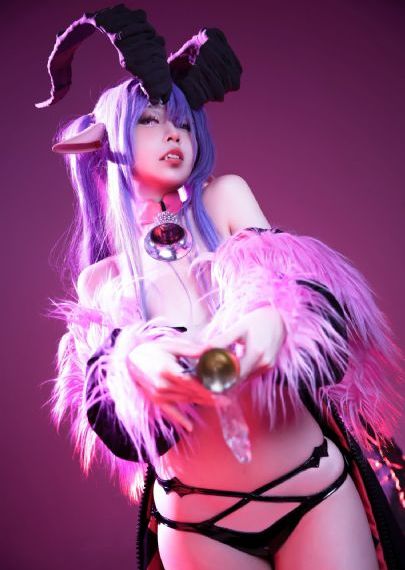 天天摸天天爽日韩欧美大片