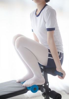 美女任你操